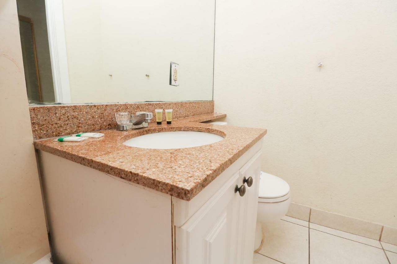 670 Partial Ocean View Hollywood Beach Dania Beach Exterior foto